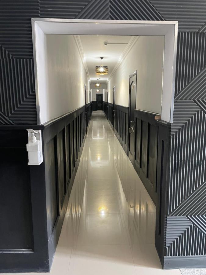Hotel Mandarin Atyrau Exterior photo